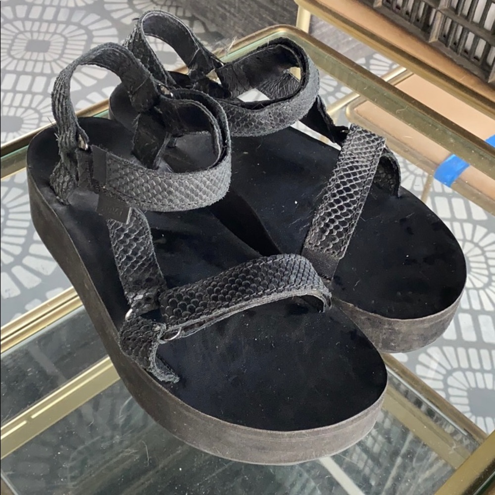 Flatform Tevas
